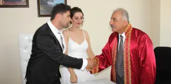 Başkan Nehir Nikah Merasimine Katılarak Genç Çiftin Mutluluğunu Paylaştı