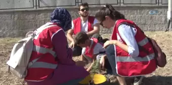 Çocuklar, Toprağa Gömdükleri Kapsüllerle Geleceğe Mesaj Gönderdi