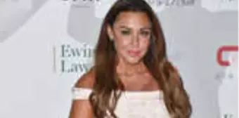 Galaya Katılan Ünlü Yıldız Michelle Heaton'ın Elbisesinin Fermuarı Patladı