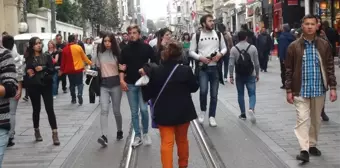 İstiklal Caddesi'nde Bir Ören Bayan