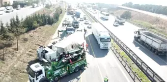 TEM'de TIR Devrildi, Uzun Araç Kuyrukları Oluştu