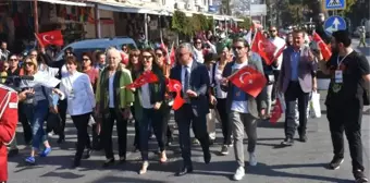 Kuşadası'nda Zeytin Festivali Kortej Yürüyüşüyle Başladı