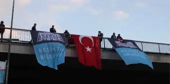 Beşiktaş'ta 300 Metrelik Dev Türk Bayrağıyla Binler Dolmabahçe'ye Yürüdü