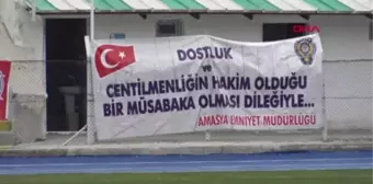 Spor Futbolcular Sahaya 'Küfüre ve Kötü Tezahürata Hayır' Pankartı ile Çıktı