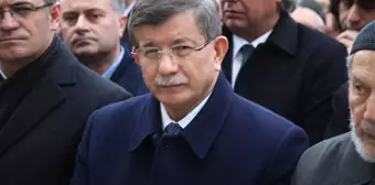 Davutoğlu, Tokat'ta Cenaze Törenine Katıldı