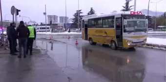 Tokat Öğrenci Servisi Kavşakta Halk Otobüsüyle Çarpıştı: 12 Yaralı