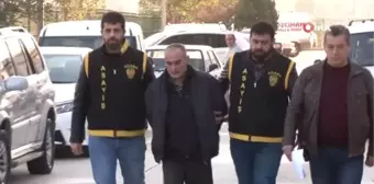 Karısını Öldürdü, Berberde Tıraş Olmak İsterken Yakalandı