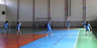 Badminton Müsabakası Yapıldı