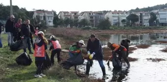 Şeytan Sofrası'nda Göçmen Kuşların Yuvalandığı Alanlar Temizlendi