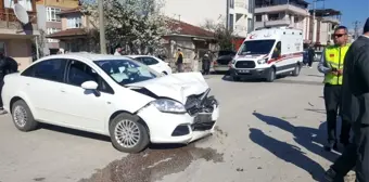 Düzce'de İki Otomobilin Karıştığı Kazada 3 Yaralı