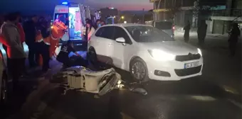 Otomobille Çarpışan Elektrikli Bisikletin Sürücüsü Yaralandı