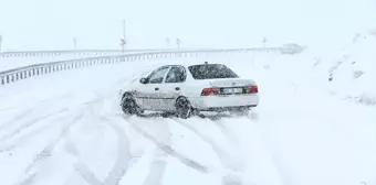 Kar ve Tipi Sürücülere Zor Anlar Yaşattı