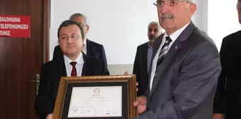 Serik Belediye Başkanı Aputkan Mazbatasını Aldı