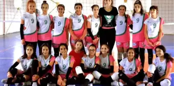 Sosyalben Voleybol Takımı Şampiyonluğa Koşuyor