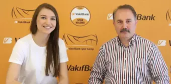 Meliha İsmailoğlu ve Gözde Yılmaz Vakıfbank'ta