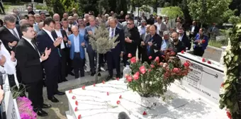 Mevlüt Aslanoğlu Kabri Başında Anıldı