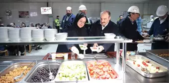 Bakan Selçuk ve Bakan Varank, Metalurji İşçileriyle Sahur Yaptı