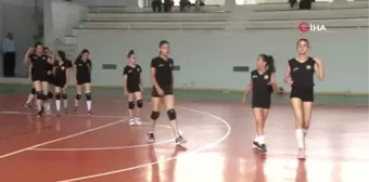 (Özel Haber) Ankara'da voleybolcu fabrikası