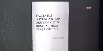 Kitap okuyan çocukları ücretsiz tıraş ediyor