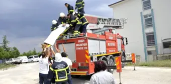 İtfaiye Müdürlüğü'nden hasta tahliyesi tatbikatı