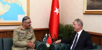 Pakistan Genelkurmay Başkanı Hayat, Bakan Akar'ı ziyaret etti