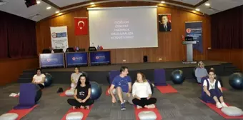 Anne ve baba adayları birlikte gebelik pilatesi yaptı