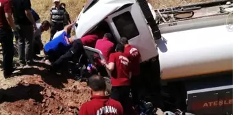 Adıyaman'da tanker devrildi, sürücü yaralandı