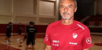 Futsal A Milli Takımı Yalova'da kampa girdi