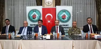 Vali yardımcıları Bayburt'a veda ediyor