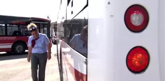 İzmir'de 17 kadın otobüs şoförü işbaşı yaptı