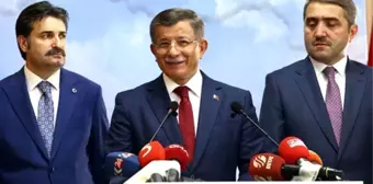 AK Parti'de Davutoğlu'na desteğini açıklayan partinin kurucularından eski vekil istifa etti