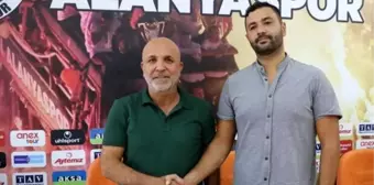 Alanyaspor'un ilk çorap reklamı Cleopatra Ink oldu