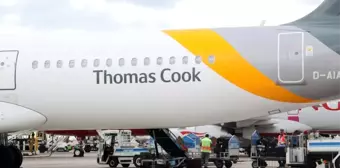 'Thomas Cook' firmasına ait 2 bin 957 yolcu, Antalya'dan 14 uçak ile ülkelerine gönderildi