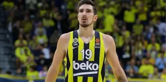 Nando de Colo'ya büyük onur