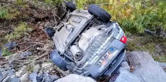 Antalya'da uçuruma yuvarlanan otomobilin sürücüsü öldü