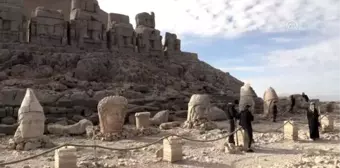 Nemrut Dağı'nda turist yoğunluğu