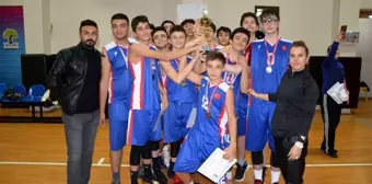 Vedat Topçuoğlu Anadolu Lisesi Basketbolda il ikincisi