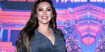 İngiliz model Kelly Brook, mayosuyla karın içinde gezdi