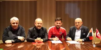 Gaziantep FK'da iki futbolcunun sözleşmesi uzatıldı