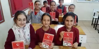 Tekirdağ'da minik öğrenciler 'Vatan Sevgisi' adıyla kitap yazdı