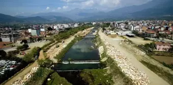 Kiraz Çayı'ndaki hatta 2 bin 700 metrelik taş tahkimatı