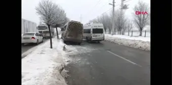 Sivas'ta buzlanma kazası: 12 yaralı