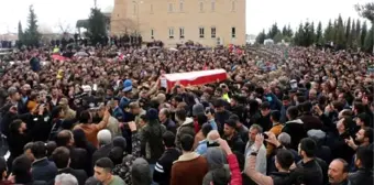 Şehit Mehmet Orhan, Adıyaman'da son yolculuğuna uğurlandı (2)- Yeniden