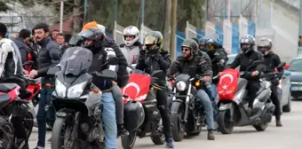 Motosiklet tutkunlarından konvoy, öğrencilerden şehitlere saygı yürüyüşü