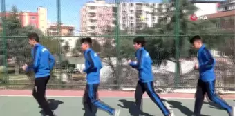 Siirtli sporcular futsalda bölge şampiyonu oldu