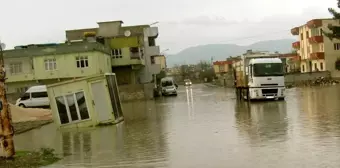 Gaziantep'te şiddetli yağış hayatı olumsuz etkiledi