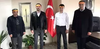 Fedakâr öğretmen 3 boyutlu yazıcı ile koruyucu maske üretiyor