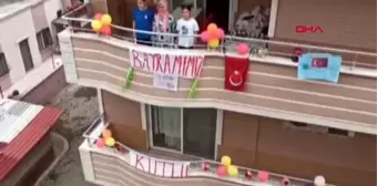 Osmaniye'de 23 Nisan, evlerin balkonlarında kutlanıyor