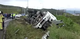 Otoyolda devrilen tırın sürücüsü hayatını kaybetti - BURSA