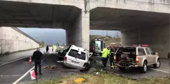 Kastamonu'da, otomobil üst geçit ayağına çarptı: 2 ölü, 1 yaralı